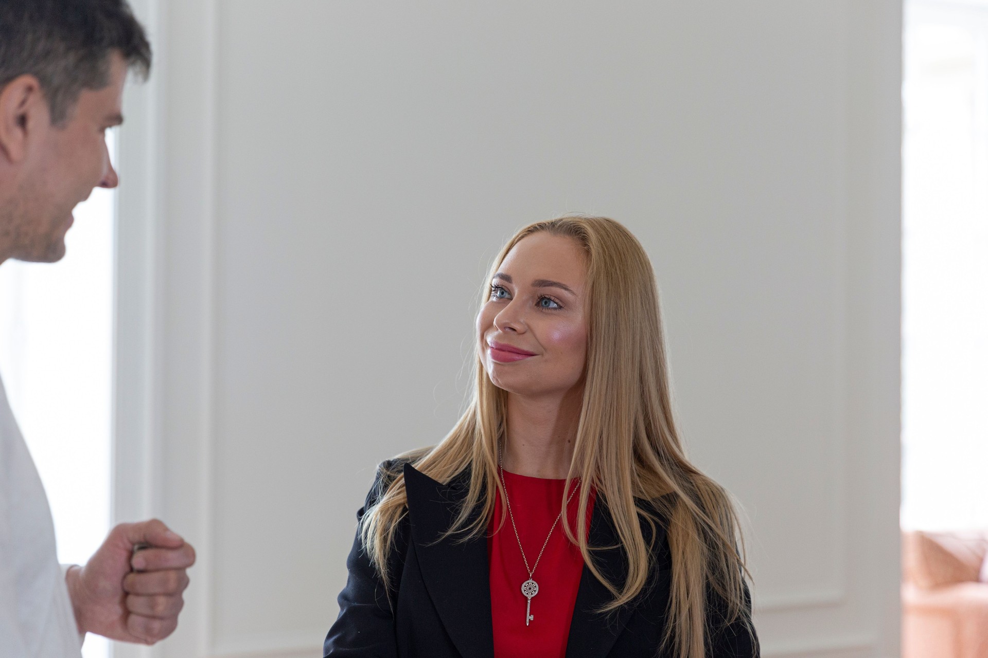 Empresário compra imóvel em imobiliária