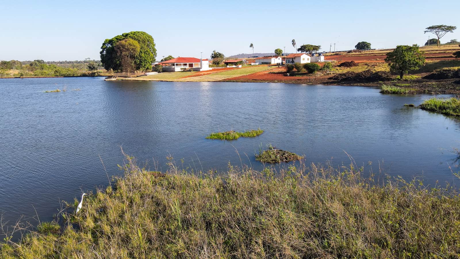 Entre Goiânia e Santo Antônio de Goiás, existe um lugar extraordinário.