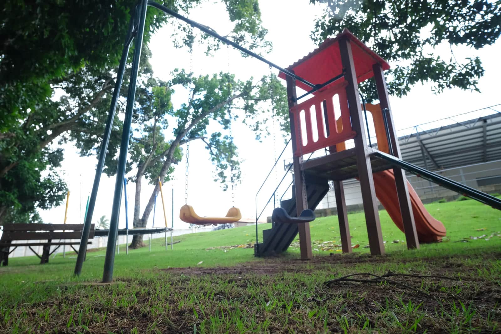 Playground de madeira, foto real