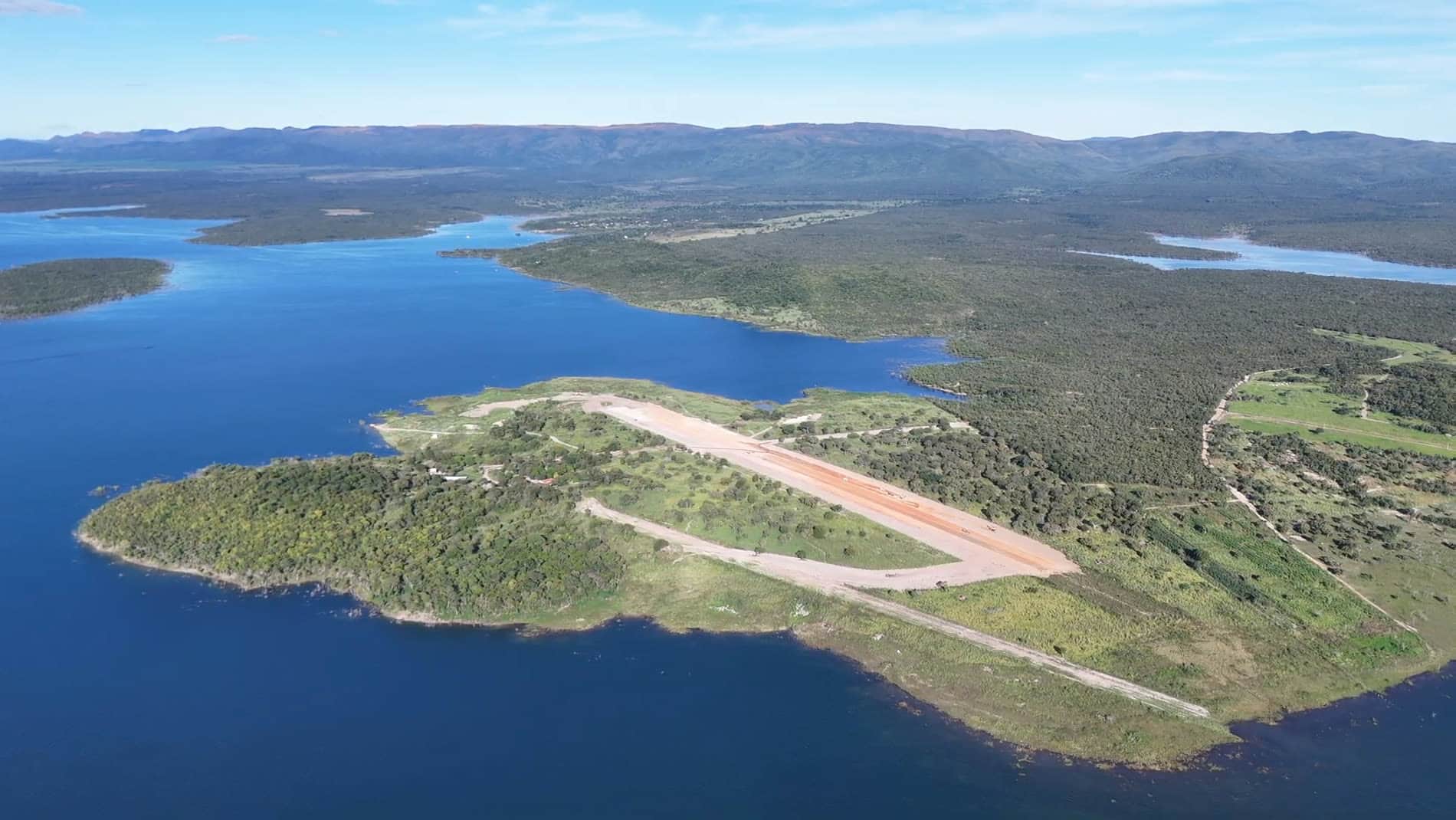 Outland Lake & Sky Lifestyle — Niquelândia